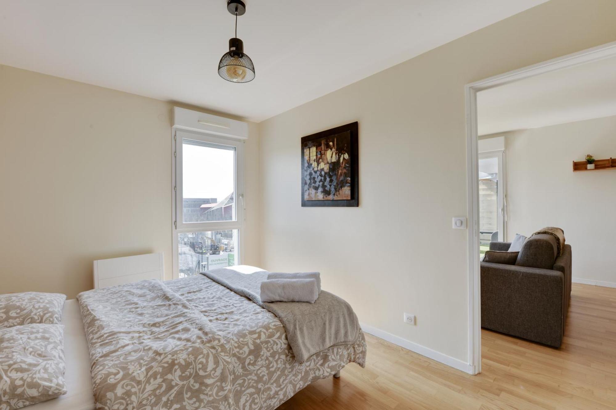 Chic Apartment With Superb View Of The Eiffel Tower Saint-Denis  Exterior foto