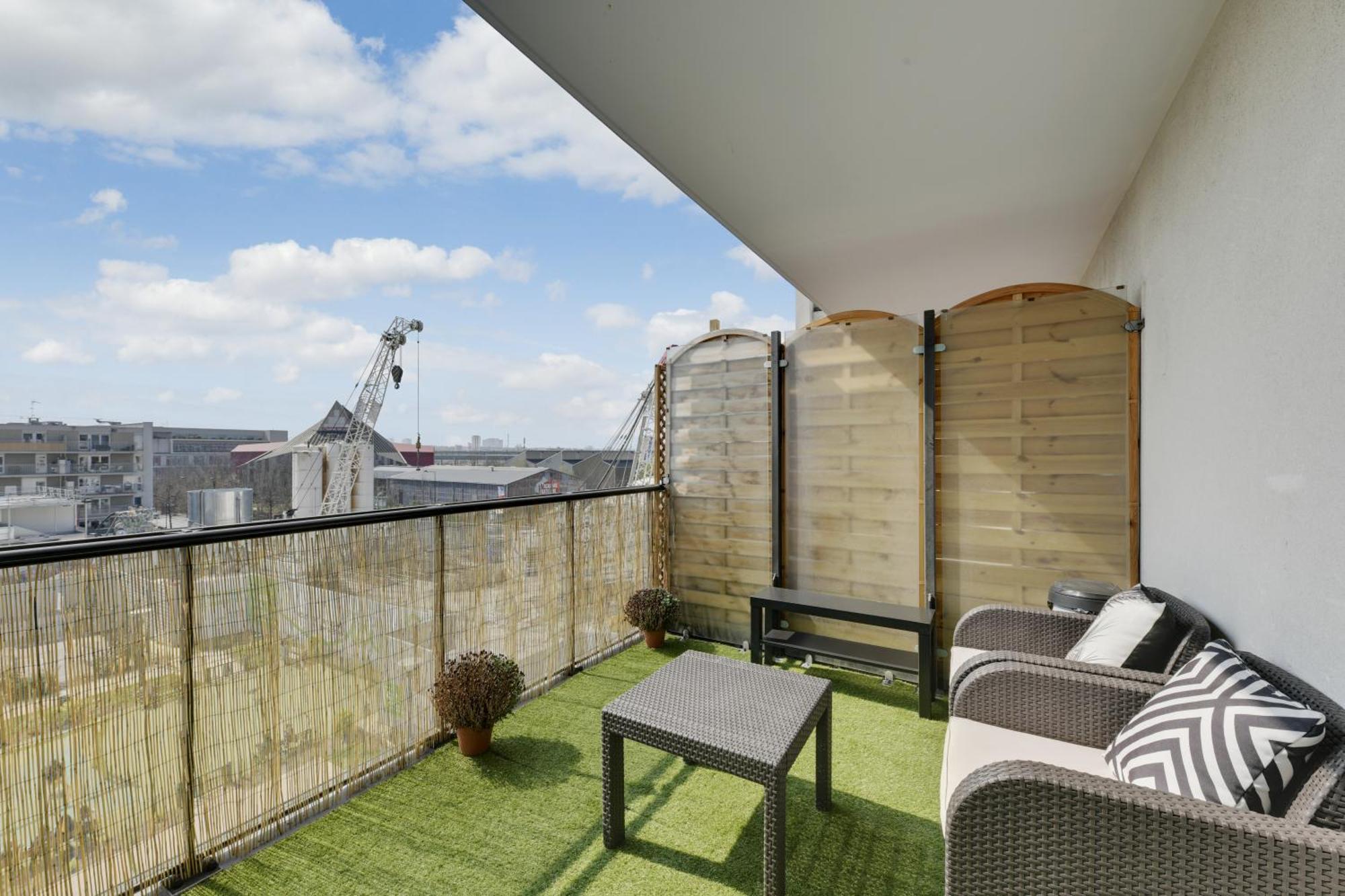 Chic Apartment With Superb View Of The Eiffel Tower Saint-Denis  Exterior foto